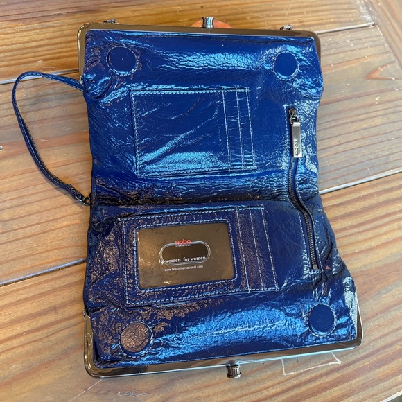 Hobo International Leanne clutch crossbody bag Purse/Wallet Blue Patent Leather - Picture 7 of 17
